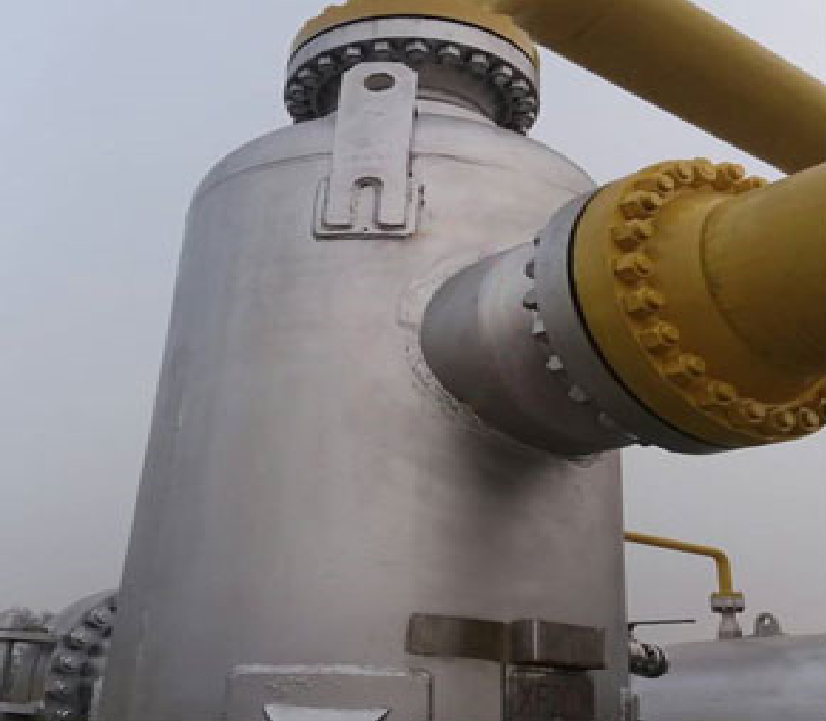 天然气站中的大型旋风分离器压力容器
